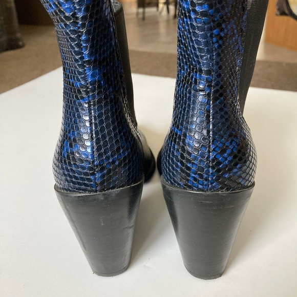 Woman’s Blue and black ankle boots size 10 - Picture 4 of 4